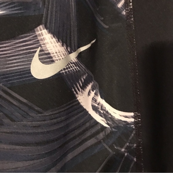 NIKE Dri- Fit leggings. Women’s size small. - Picture 6 of 6